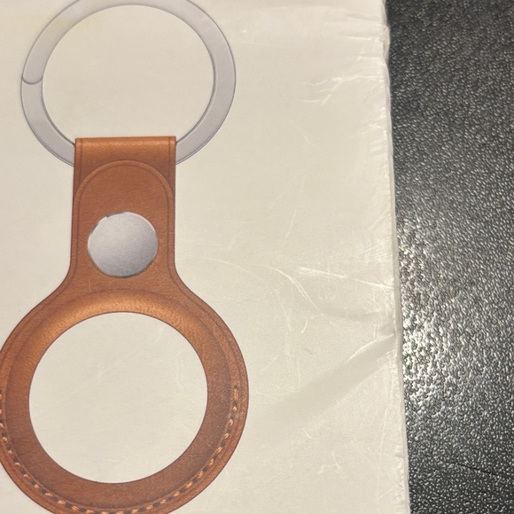 Apple AirTag Leather Key Ring in Saddle Brown - Picture 6 of 12